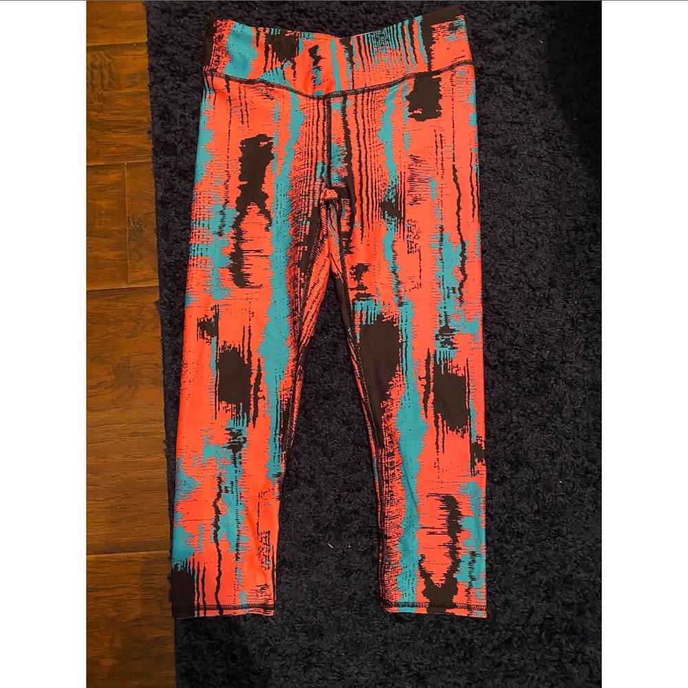 SOLD Fabletics cropped leggings